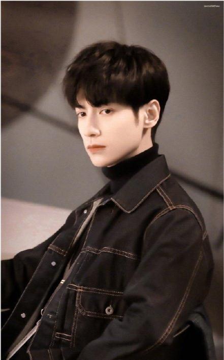 吃瓜最新事件爆料罗云熙,甜蜜互动引网友热议